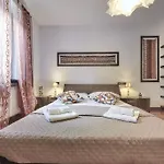 La Casa Di Flo Luxury Apartment Lierna